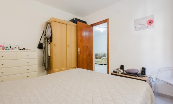 Resale - Apartment - Torrevieja - Playa de La Acequion