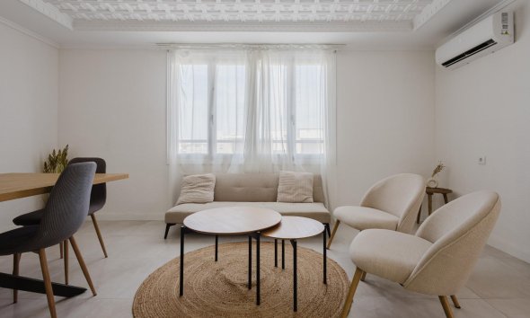 Resale - Apartment - Torrevieja - Playa del Acequión