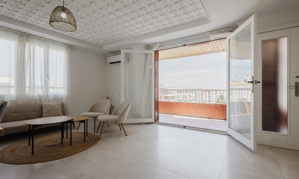 Resale - Apartment - Torrevieja - Playa del Acequión