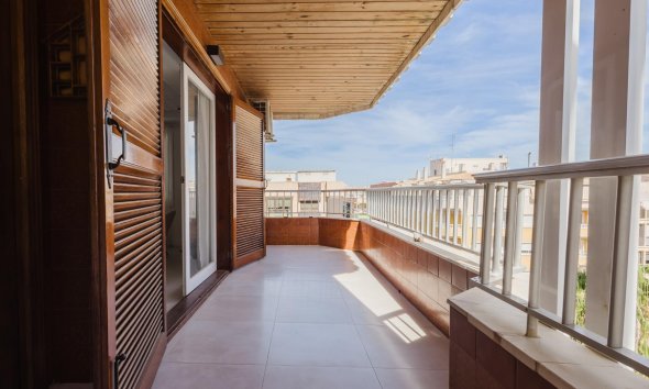 Resale - Apartment - Torrevieja - Playa del Acequión