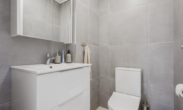 Resale - Apartment - Torrevieja - Playa del Acequión