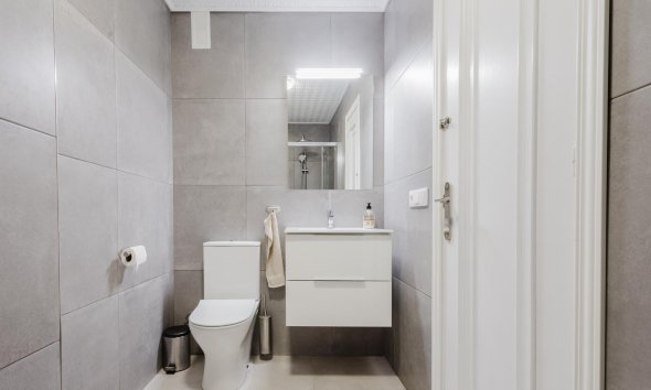 Resale - Apartment - Torrevieja - Playa del Acequión