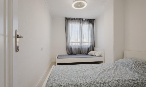 Resale - Apartment - Torrevieja - Playa del Acequión