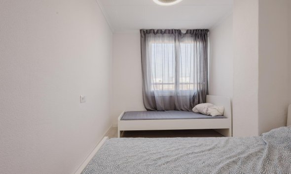 Resale - Apartment - Torrevieja - Playa del Acequión