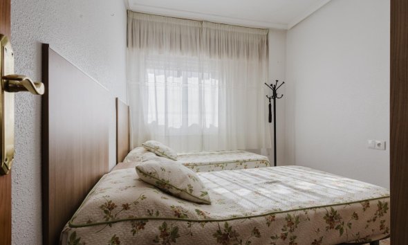 Resale - Apartment - Torrevieja - playa de los naufragos