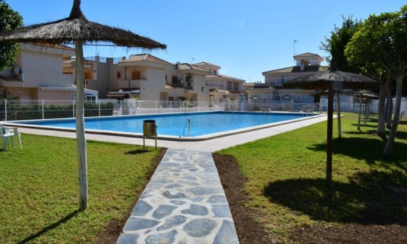 Resale - Villa - Orihuela Costa - La Zenia- Orihuela costa