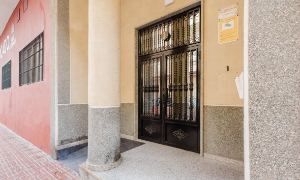 Resale - Apartment - Torrevieja - Parque de Las Naciones