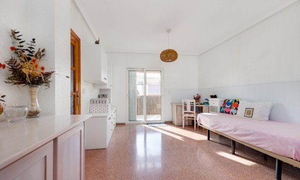 Resale - Apartment - Torrevieja - Parque de Las Naciones