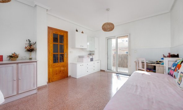 Resale - Apartment - Torrevieja - Parque de Las Naciones