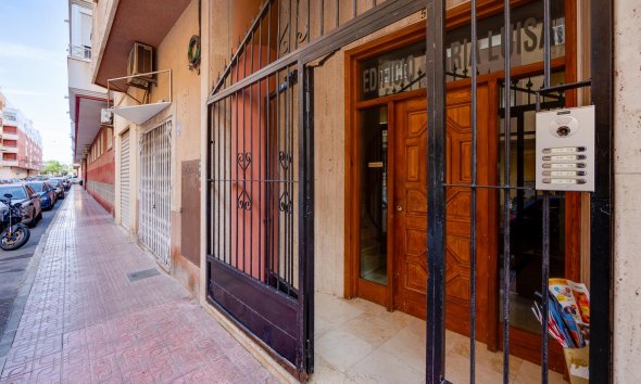 Resale - Apartment - Torrevieja - Parque de Las Naciones