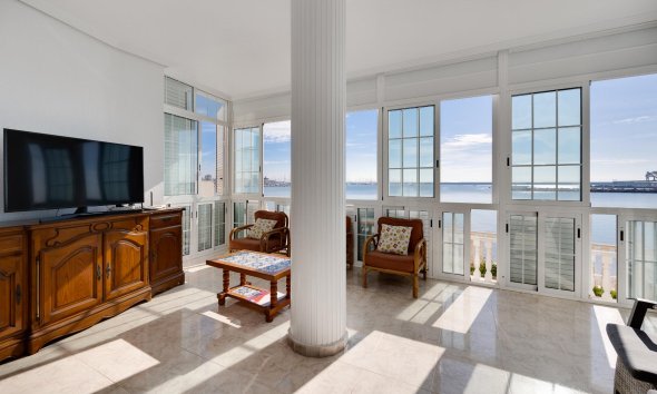 Resale - Apartment - Torrevieja - Playa del Acequión