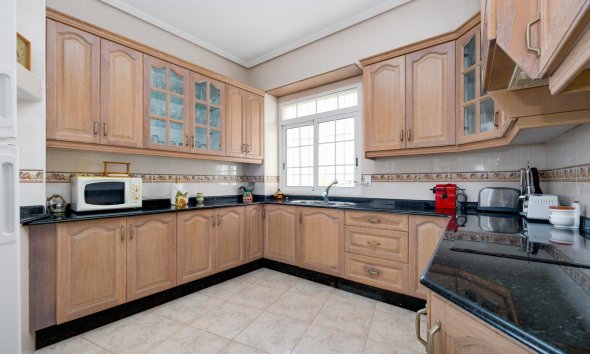 Resale - Apartment - Torrevieja - Playa del Acequión