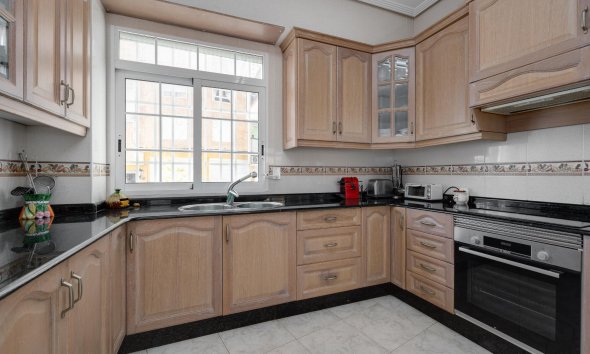 Resale - Apartment - Torrevieja - Playa del Acequión