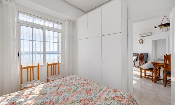 Resale - Apartment - Torrevieja - Playa del Acequión