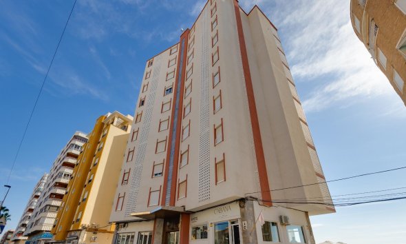 Resale - Apartment - Torrevieja - Playa del Acequión