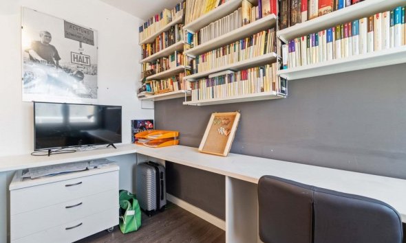 Resale - Apartment - Orihuela Costa - Campoamor