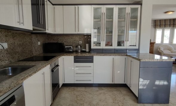 Resale - Villa - Las Ramblas Golf