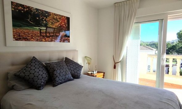 Resale - Villa - Las Ramblas Golf
