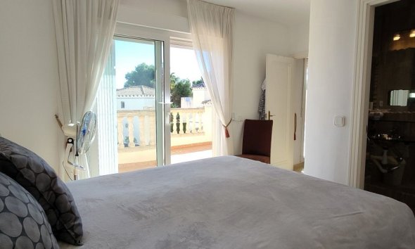 Resale - Villa - Las Ramblas Golf