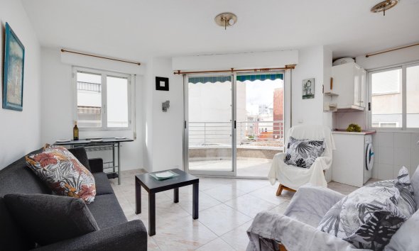 Resale - Apartment - Torrevieja - Paseo maritimo