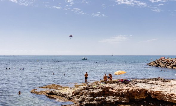 Resale - Apartment - Torrevieja - Paseo maritimo