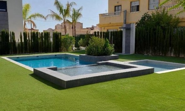 Resale - Apartment - Torrevieja - Los Balcones