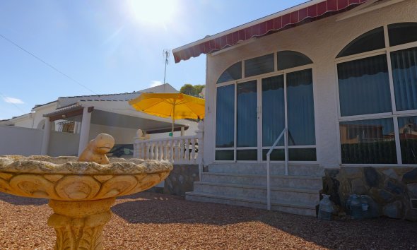 Resale - Villa - Torrevieja - Urbanización San Luis