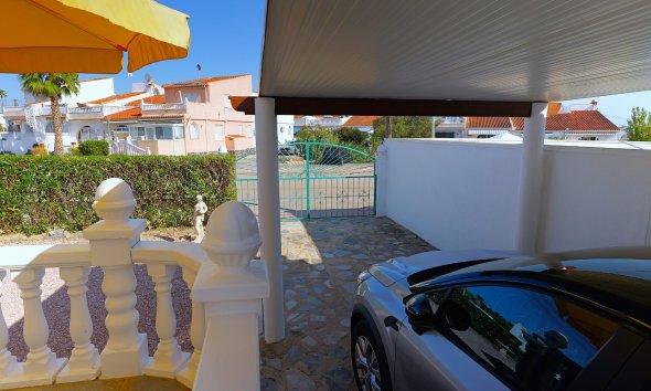 Resale - Villa - Torrevieja - Urbanización San Luis