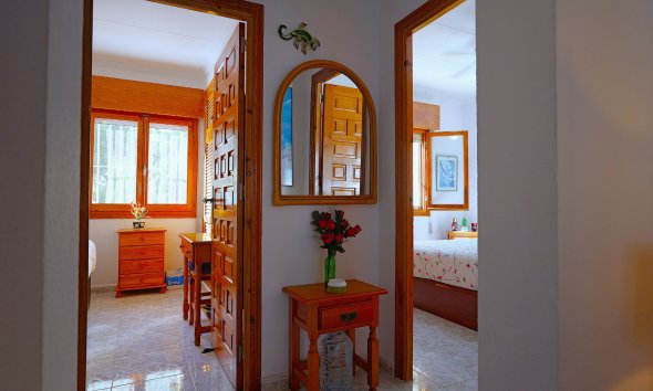 Resale - Villa - Torrevieja - Urbanización San Luis