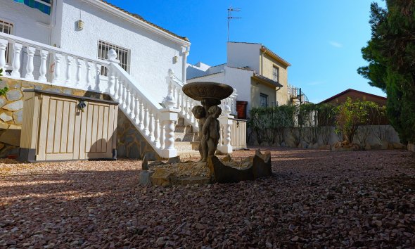 Resale - Villa - Torrevieja - Urbanización San Luis