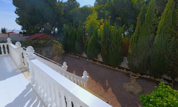 Resale - Villa - Torrevieja - Urbanización San Luis