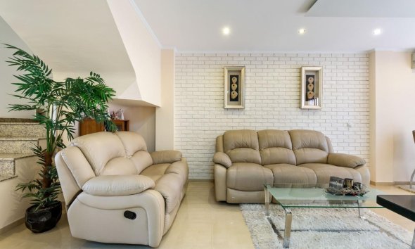 Resale - Terraced house / Townhouse - Torrevieja - Aguas Nuevas