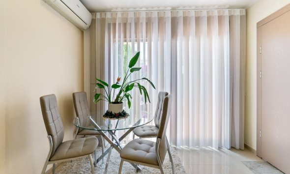 Resale - Terraced house / Townhouse - Torrevieja - Aguas Nuevas