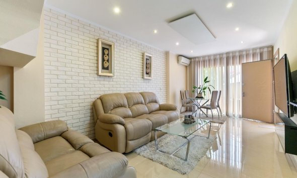 Resale - Terraced house / Townhouse - Torrevieja - Aguas Nuevas