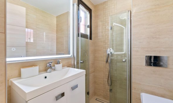 Resale - Terraced house / Townhouse - Torrevieja - Aguas Nuevas