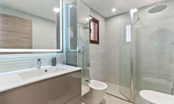 Resale - Terraced house / Townhouse - Torrevieja - Aguas Nuevas