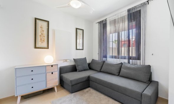 Resale - Terraced house / Townhouse - Torrevieja - Aguas Nuevas