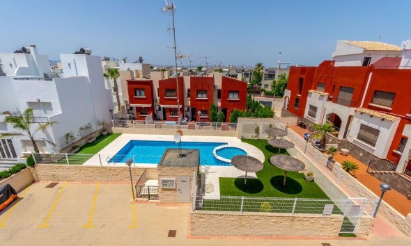 Resale - Terraced house / Townhouse - Torrevieja - Aguas Nuevas