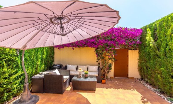 Resale - Terraced house / Townhouse - Torrevieja - Aguas Nuevas