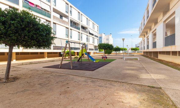 Resale - Apartment - Orihuela Costa - Los Dolses