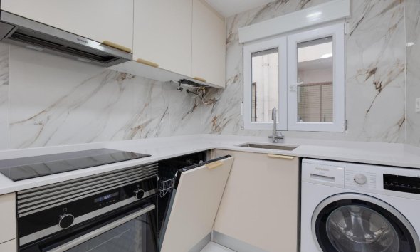 Resale - Apartment - Torrevieja - playa de los naufragos