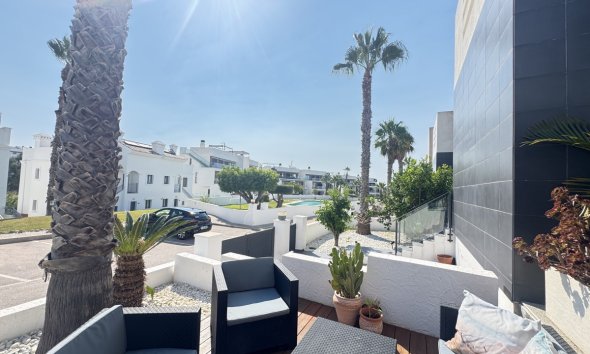 Resale - Bungalow - Orihuela Costa - Villamartin