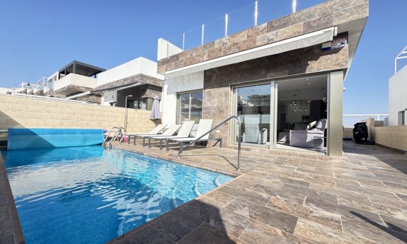 Resale - Villa - Orihuela Costa - Villamartin