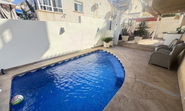 Resale - Villa - Orihuela Costa - Villamartin