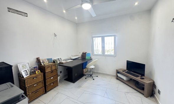 Resale - Villa - San Miguel de Salinas