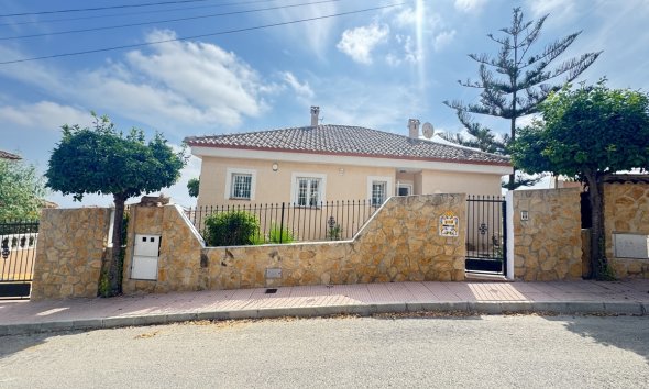 Resale - Villa - San Miguel de Salinas