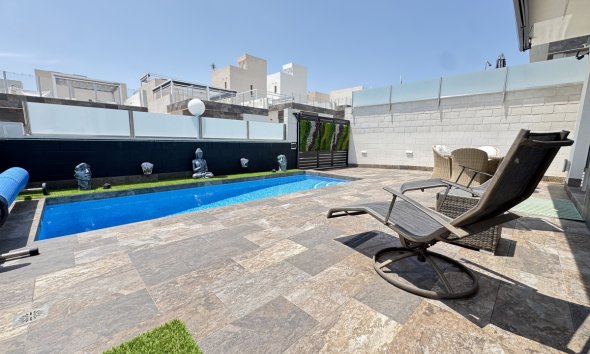 Resale - Villa - Orihuela Costa - Villamartin