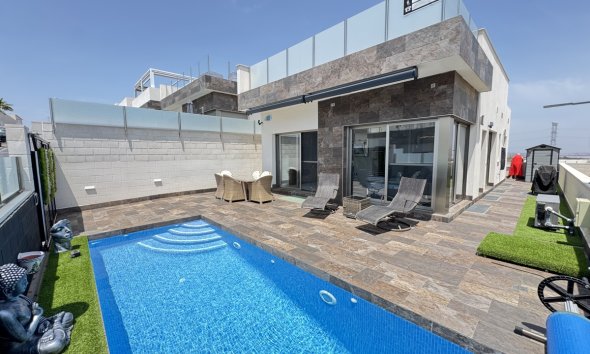 Resale - Villa - Orihuela Costa - Villamartin