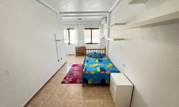 Reventa - Adosado - San Miguel de Salinas