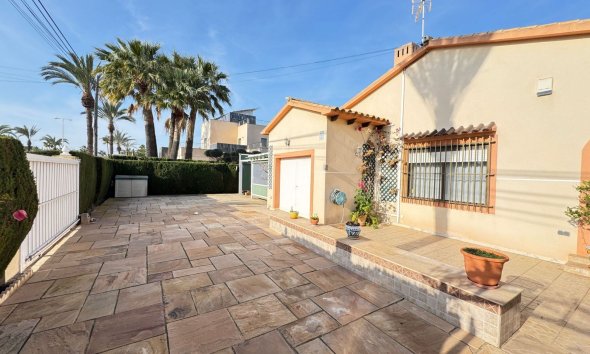 Resale - Villa - Orihuela Costa - Cabo Roig